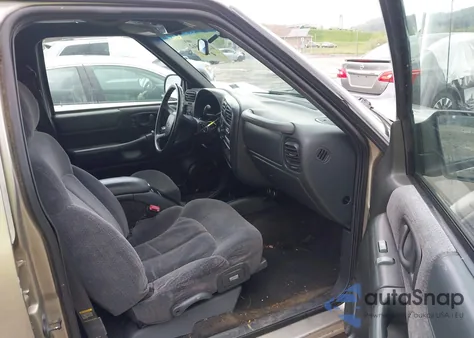 2000 Chevrolet Blazer Lt z USA, uszkodzony, nr VIN 1GNDT13W3Y2190611